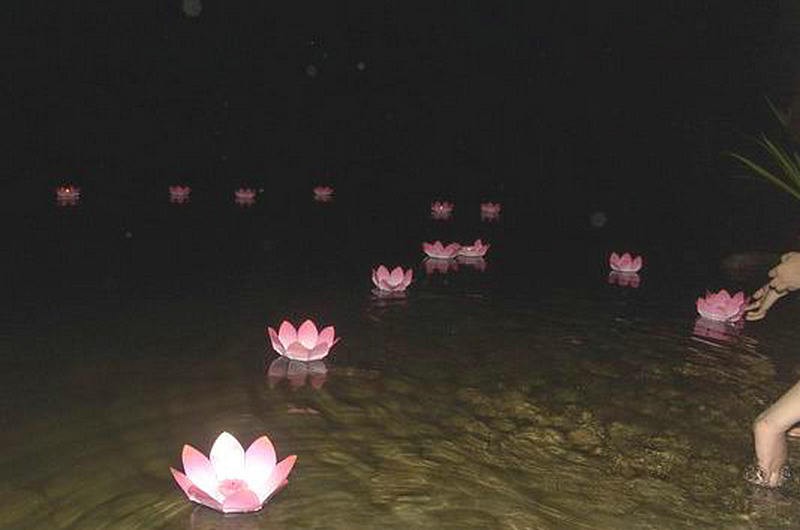 放河灯|成都公社中秋聚会放河灯 2004